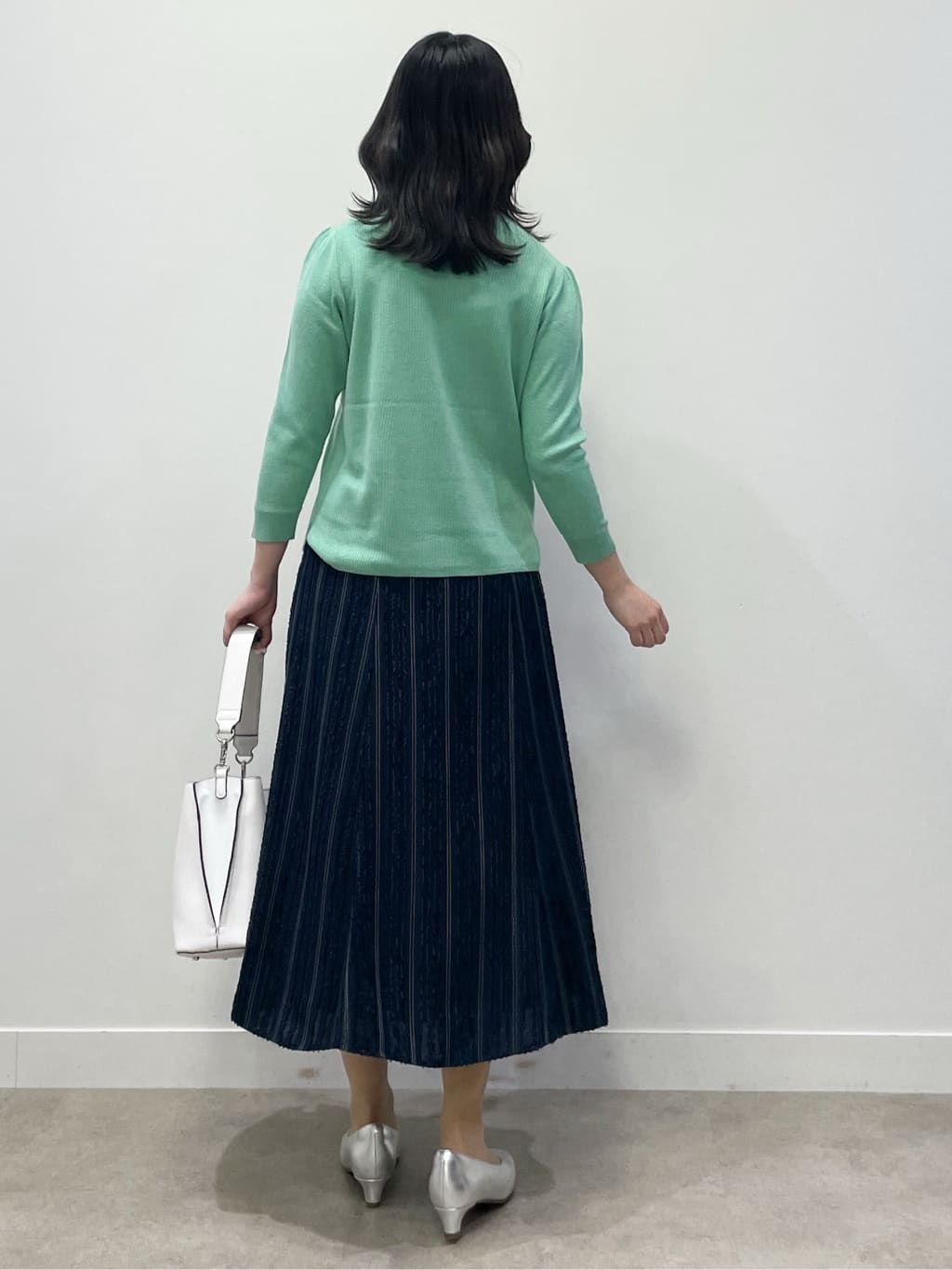 yukariさんの「Reflect｜【選べる5色／アンサンブル可】クルーネックカーディガン」を使ったコーディネート