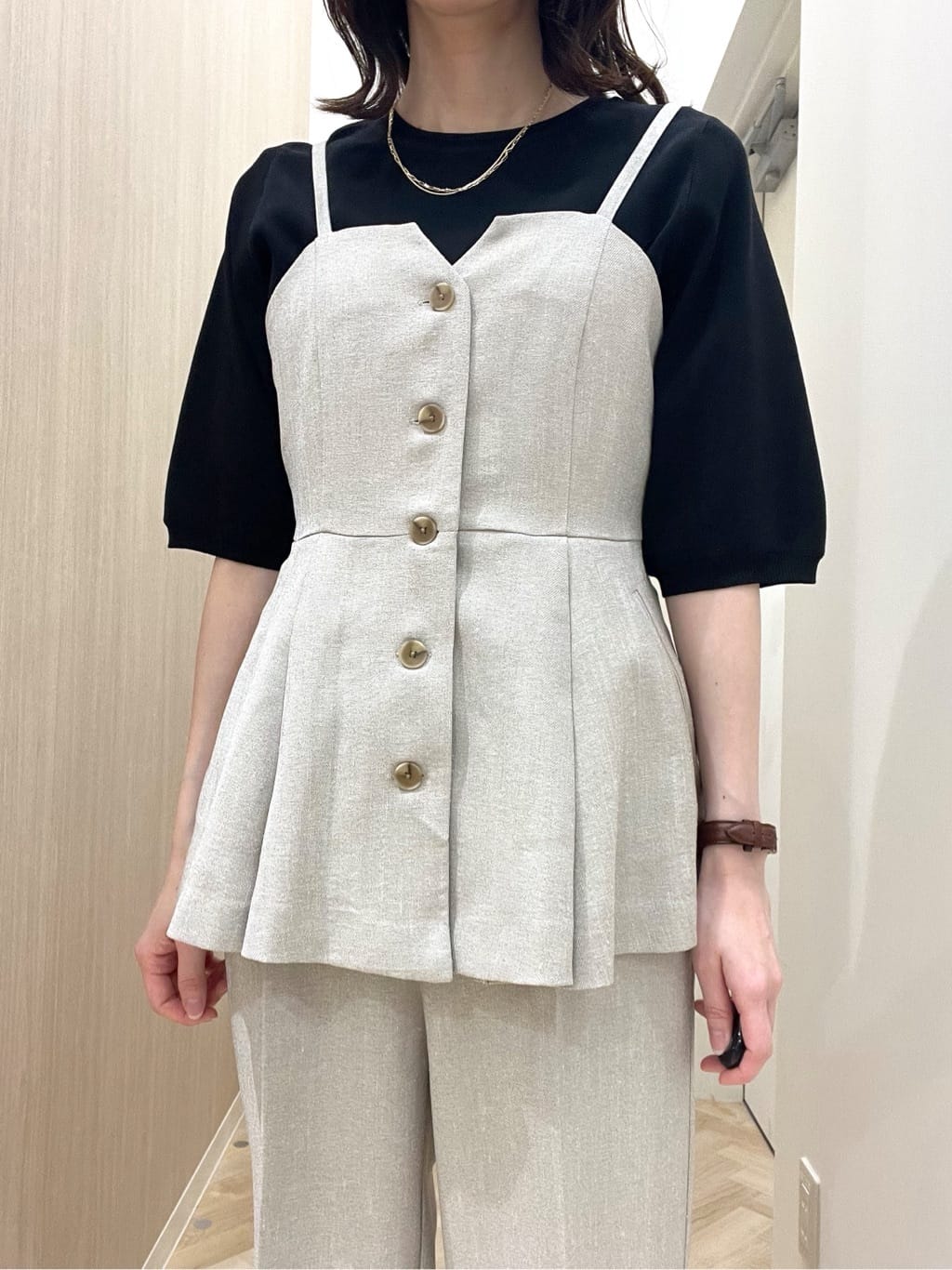  おまつさんの「grove｜【カセット服】リネンライク ペプラムビスチェ」を使ったコーディネート