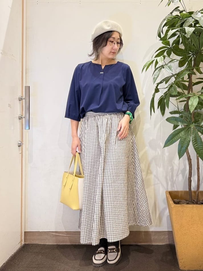 misakiさんの「SHOO･LA･RUE｜【セットアップ可/洗濯機可/S-LL】軽やかに揺れる サッカーチェック フレアスカート」を使ったコーディネート