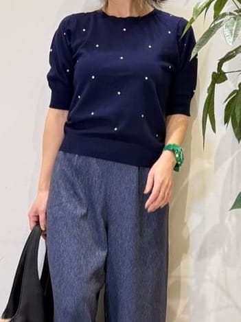 misakiさんの「SHOO･LA･RUE｜【S-LL/二の腕カバー】品よく隠せる ドット刺繍5分袖ニット」を使ったコーディネート