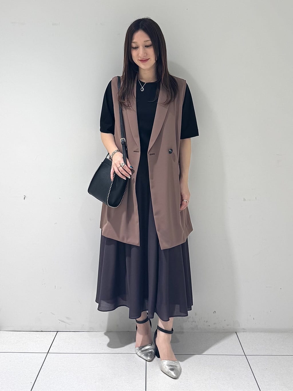 そんさんの「INDIVI｜【接触冷感／透湿／着る日傘】颯爽ジレジャケット」を使ったコーディネート