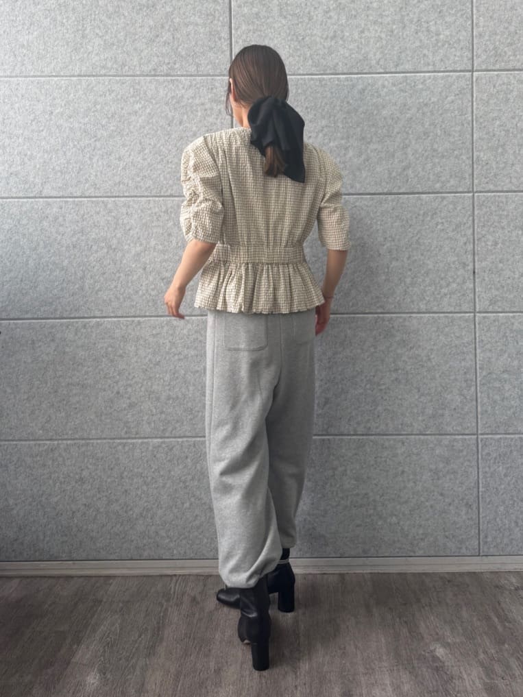 designer yukaさんの「CODE A｜front ribbon peplum blouse」を使ったコーディネート