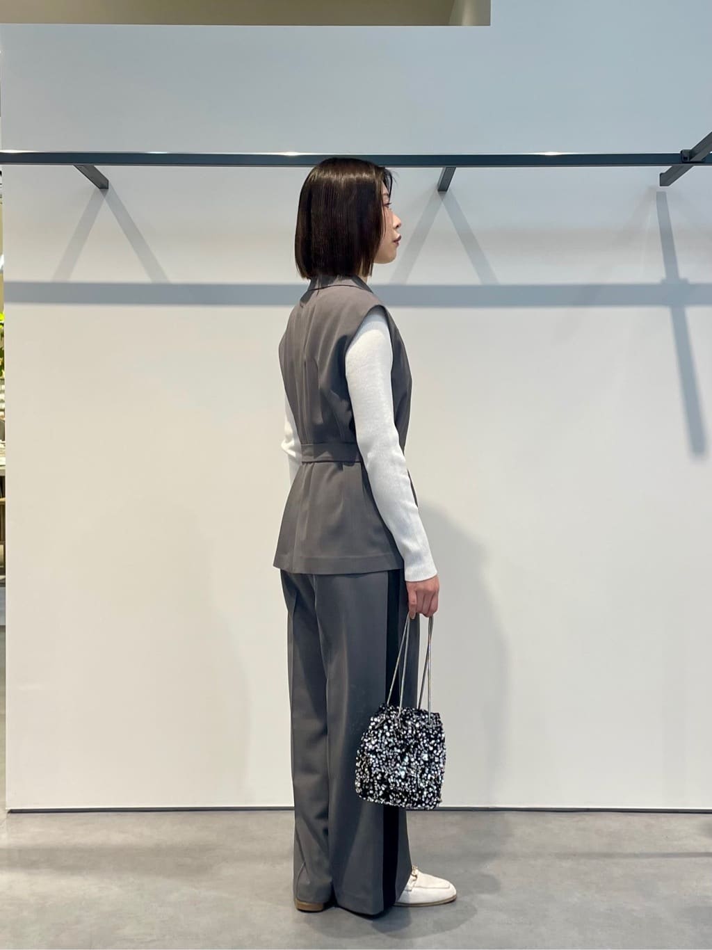 amiさんの「INDIVI｜Comfy SET UP｜ベルテッドジレ【セットアップ対応／通勤／カセット服／接触冷感／UVカット】」を使ったコーディネート