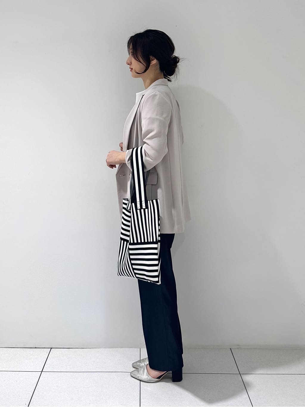 そんさんの「INDIVI｜【洗える／多機能／SETUP可】着る日傘ダブルジャケット」を使ったコーディネート