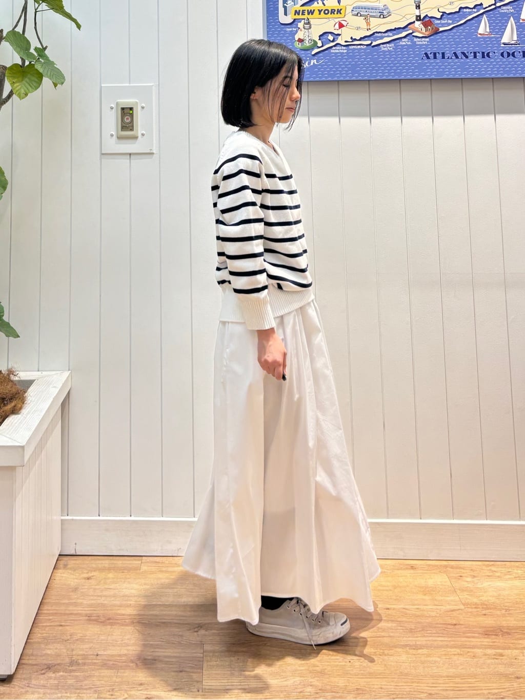 OKADAさんの「Dessin｜【洗える】コットンVネックニット」を使ったコーディネート