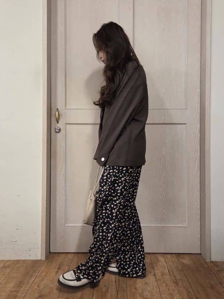 masamiさんの「SHOO･LA･RUE｜【UV/抗菌防臭/洗濯機可】小さめロゴの大人スムースロンT」を使ったコーディネート