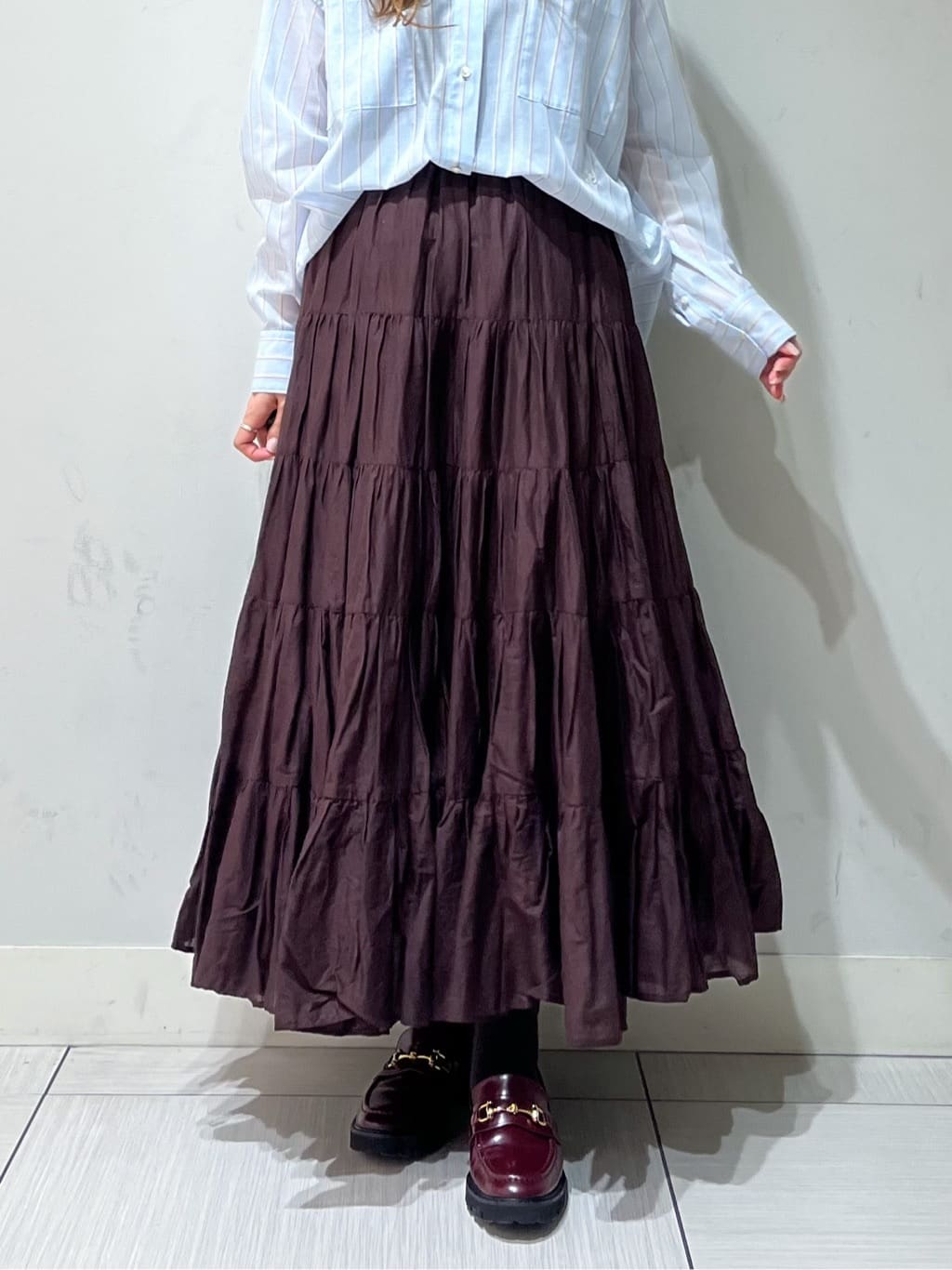 じゅんさんの「DRESSTERIOR｜シアー ストライプシャツ」を使ったコーディネート