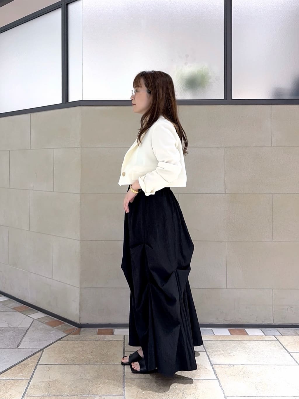 よねさんの「INDIVI｜クロップドジャケット」を使ったコーディネート