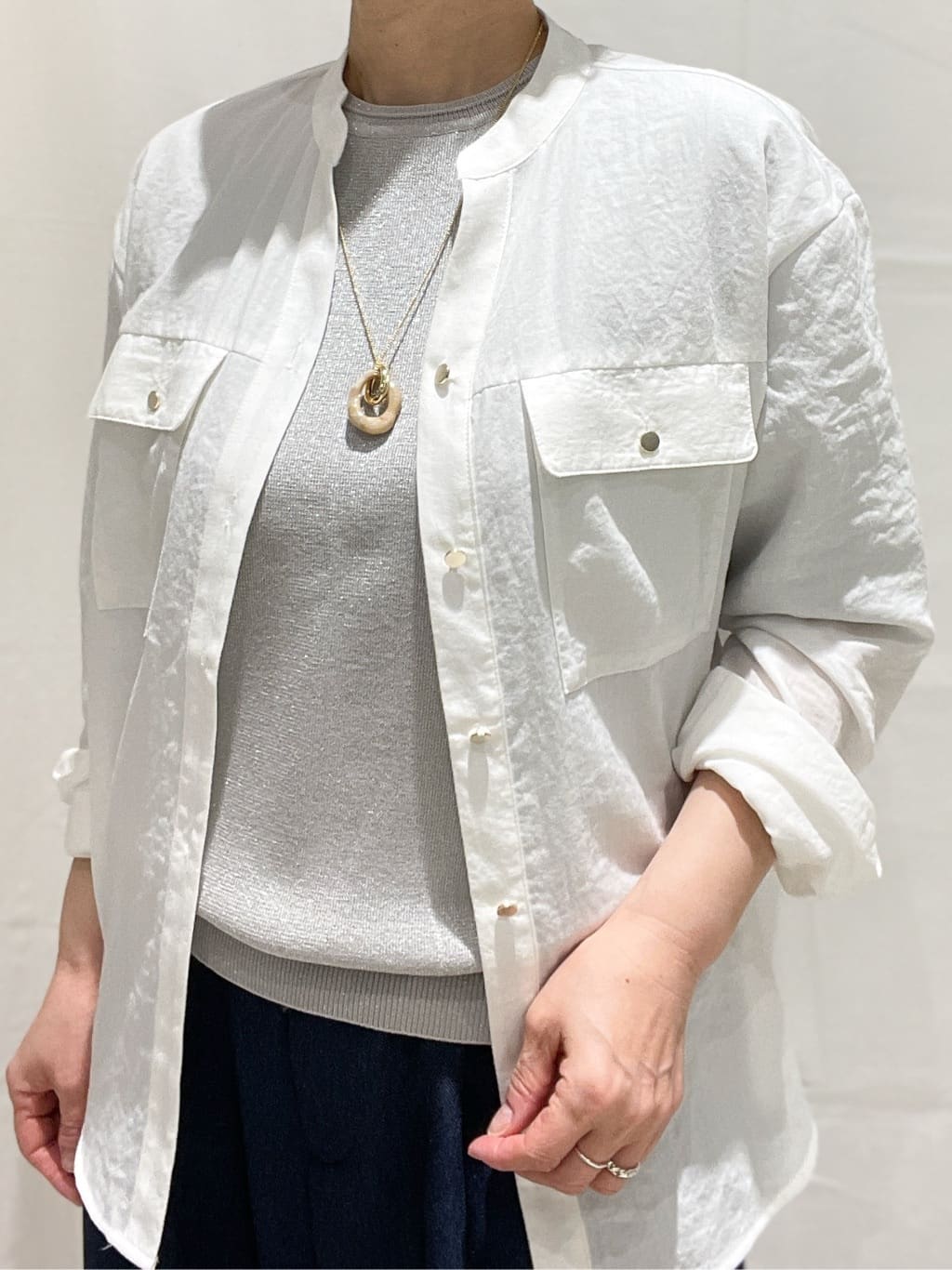 hiroさんの「grove｜【貴島明日香さん着用】お仕事も普段も。今どきワークシャツブラウス」を使ったコーディネート