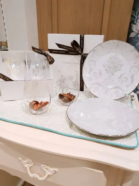 ジョゼッテ柄 プレートペアセット（食器） | LAURA ASHLEY HOME