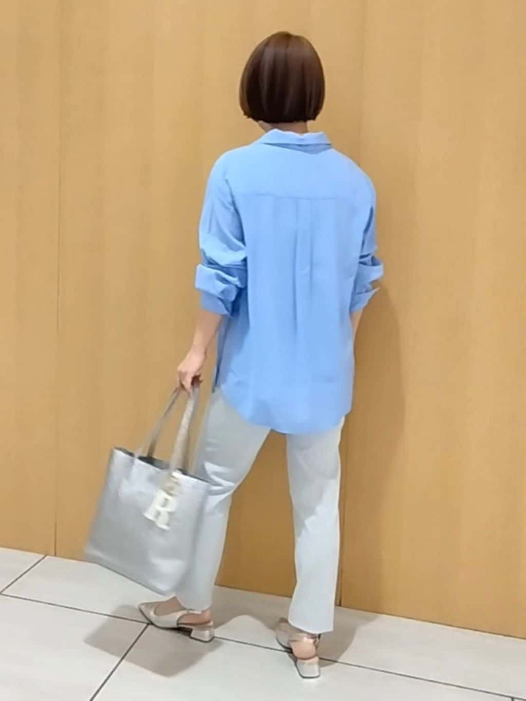 s u g iさんの「UNTITLED｜【接触冷感/洗える/後ろウエストゴム】オックステーパードパンツ」を使ったコーディネート