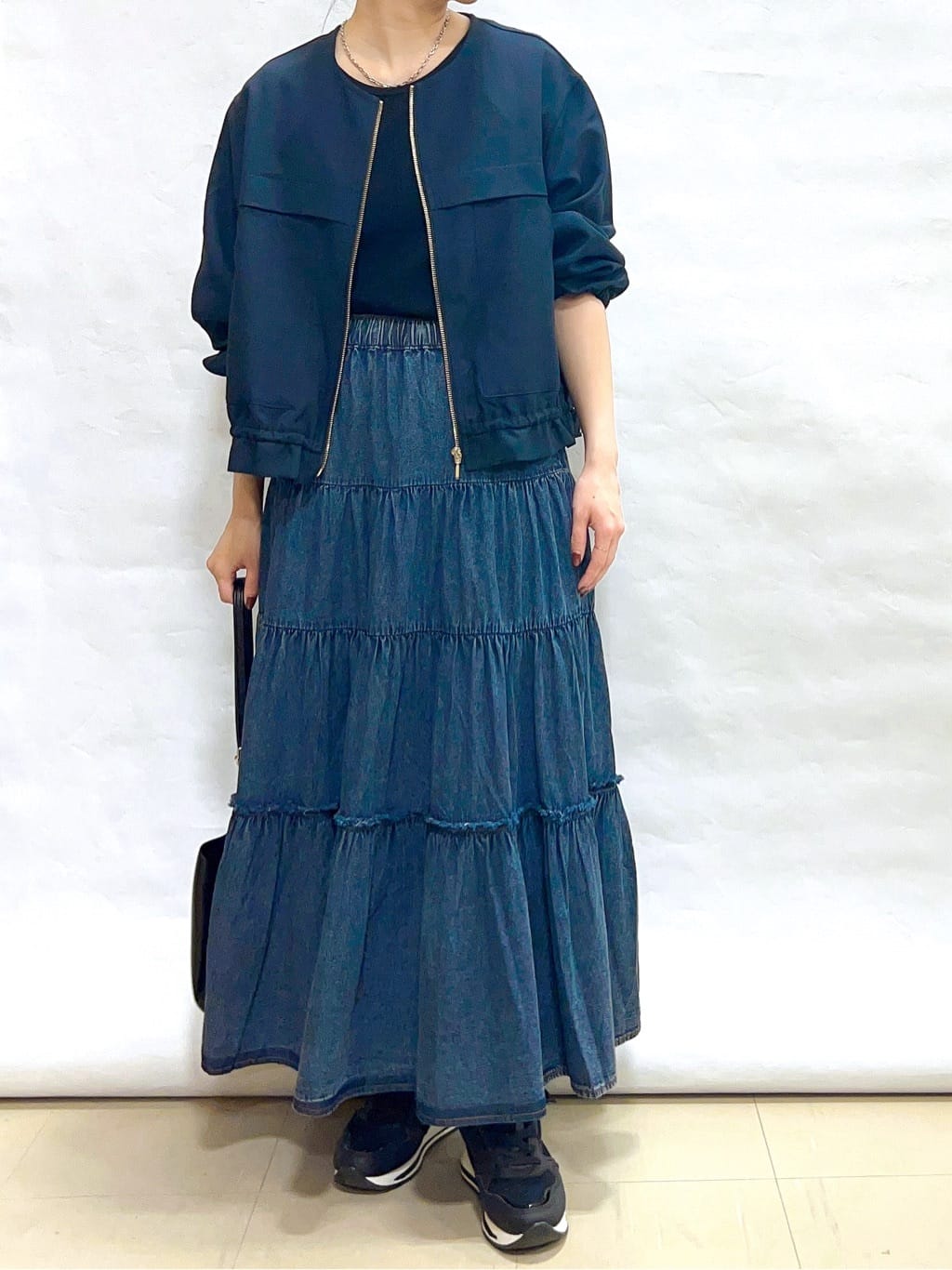 まっつんさんの「SHOO･LA･RUE｜【前後2WAY/洗濯機可/S-LL】スクエアネックで小顔効果 ランダムテレコタンクトップ」を使ったコーディネート