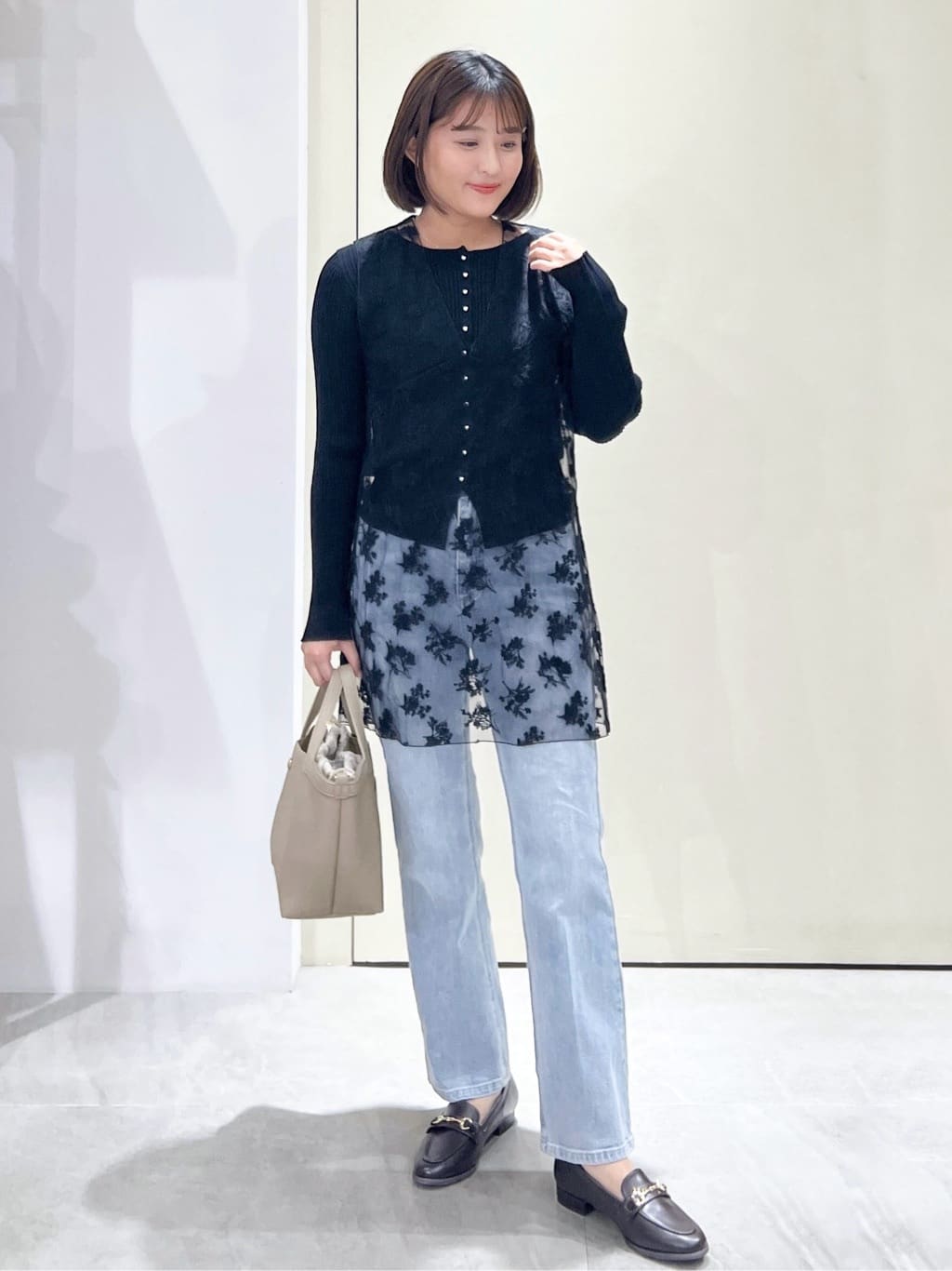 Unaさんの「OPAQUE.CLIP｜シアー刺繍チュニックブラウス【洗濯機OK】」を使ったコーディネート