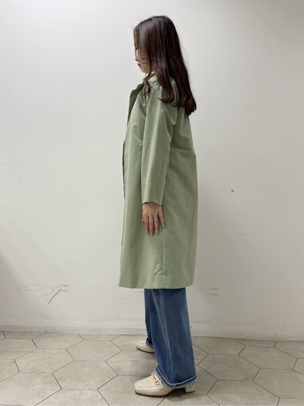kahoさんの「INDIVI｜【撥水／軽量】ミニマル スタンドカラーコート」を使ったコーディネート