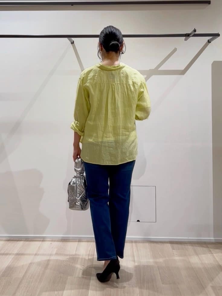 TOMOMIさんの「UNTITLED｜【接触冷感／2WAY】カシュクールリネンシャツ」を使ったコーディネート