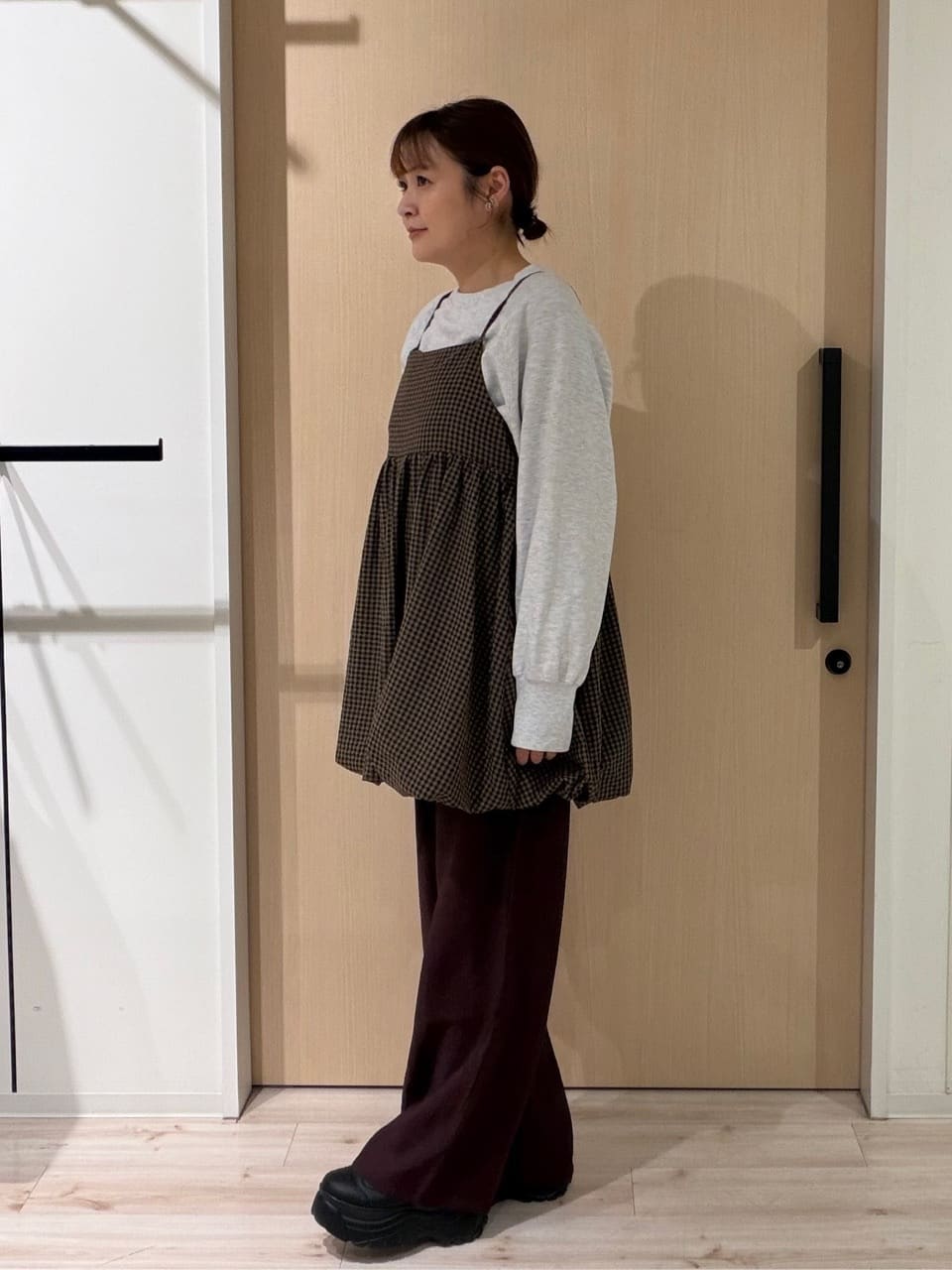 funafunaさんの「SHOO･LA･RUE｜【洗濯機可/体型カバー/S-LL】後ろ姿も抜かりない ギンガムチェック柄バルーンキャミチュニック」を使ったコーディネート