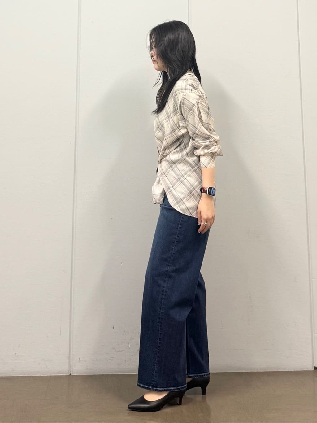 mizukiさんの「INDIVI｜【撥水／軽量】ミニマル スタンドカラーコート」を使ったコーディネート