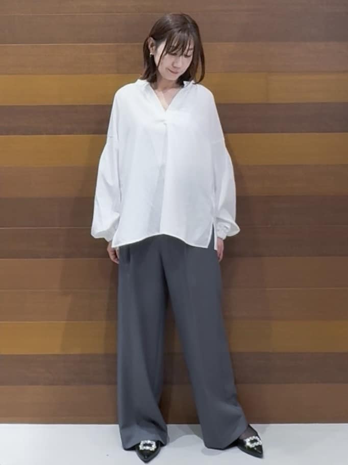 juunさんの「OPAQUE.CLIP｜スキッパーボリュームスリーブブラウス【洗濯機OK】」を使ったコーディネート