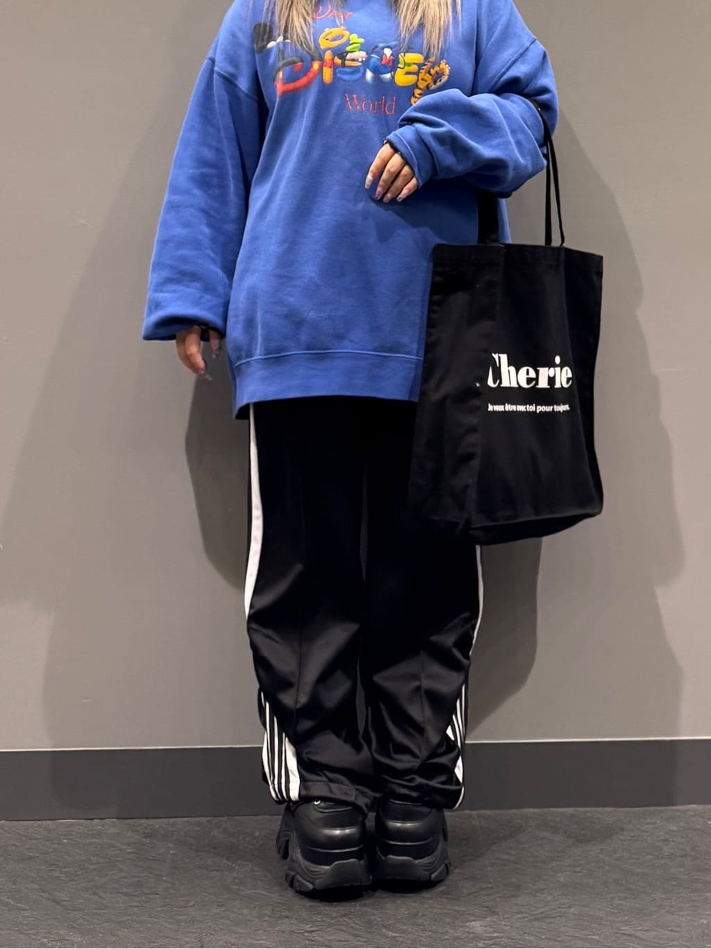 sayakaさんの「ESPERANZA｜グリッター厚底スニーカー」を使ったコーディネート