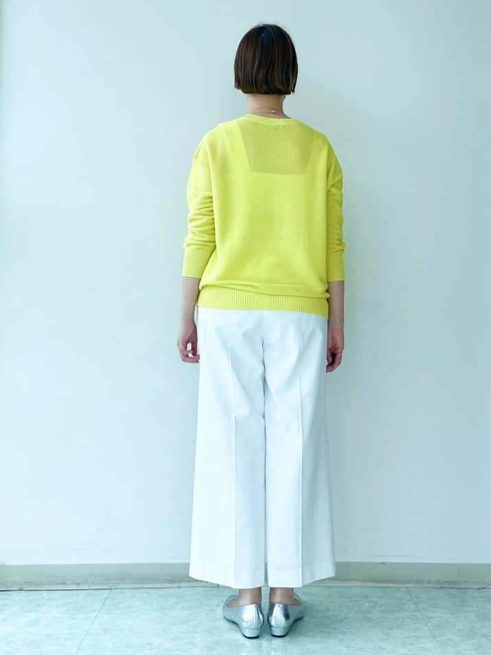 aliceさんの「UNTITLED｜【7色展開/洗える/程よい透け感】ドライタッチVネックニット」を使ったコーディネート