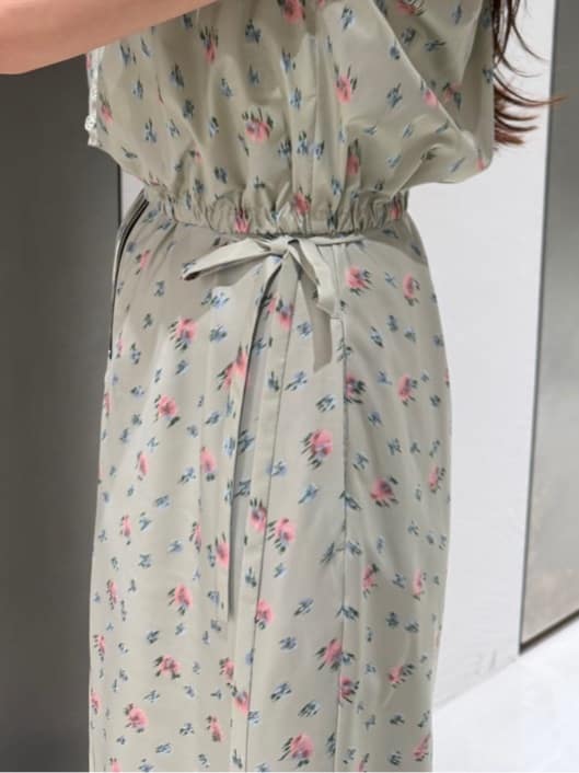 kanamiさんの「CODE A｜flower Vneck pullover」を使ったコーディネート