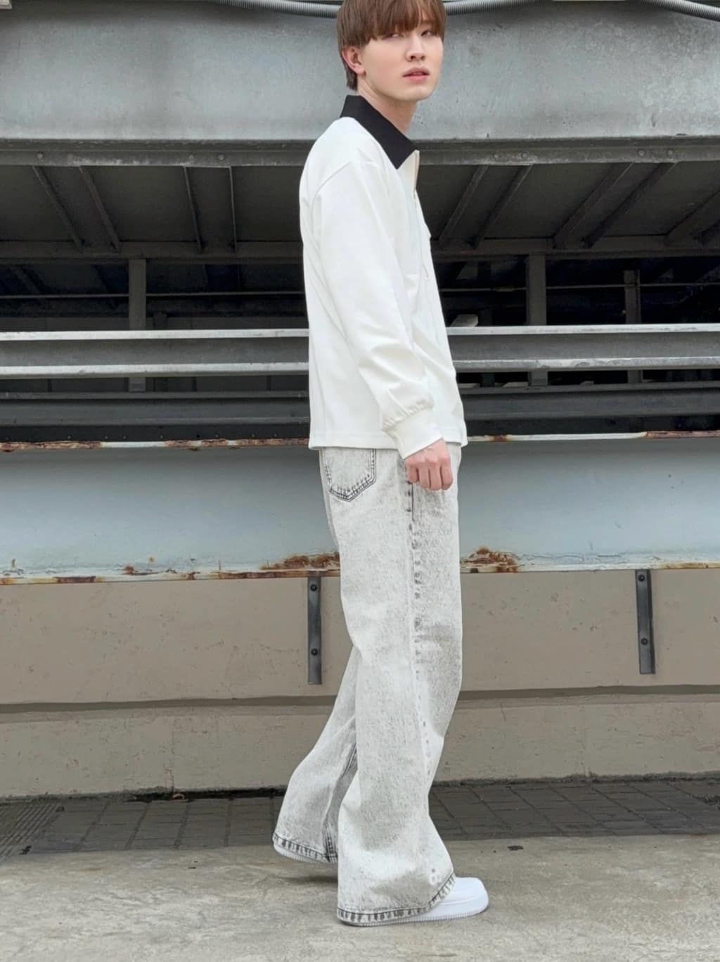 カネダさんの「tk.TAKEO KIKUCHI｜ワイドストレートレッグデニム」を使ったコーディネート