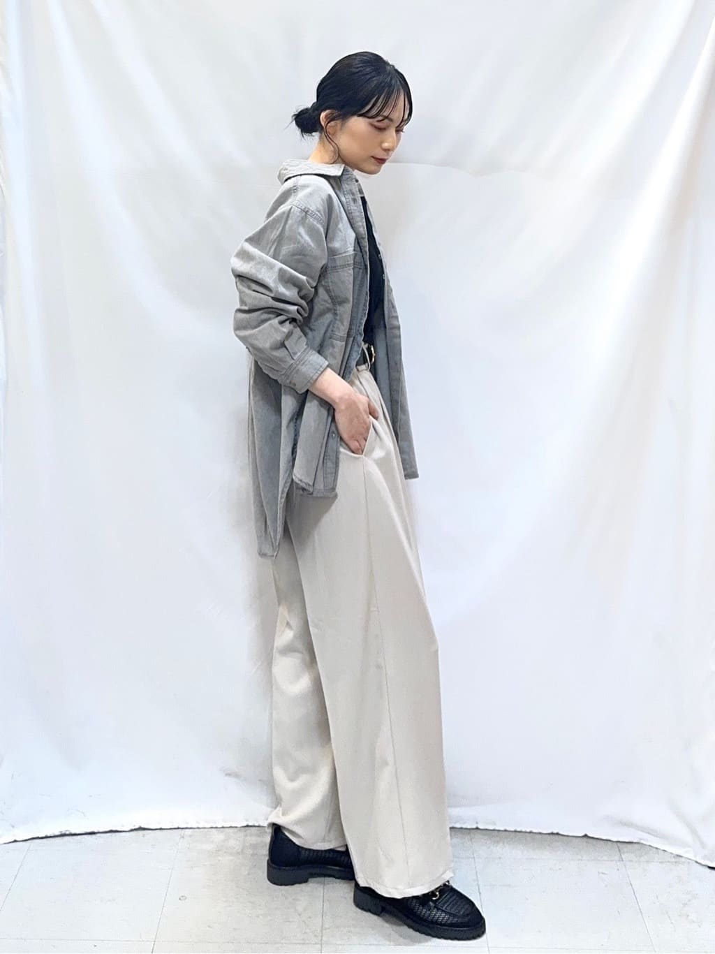 𝐇𝐢𝐫𝐨𝐦𝐢さんの「SHOO･LA･RUE｜メッシュローファー」を使ったコーディネート