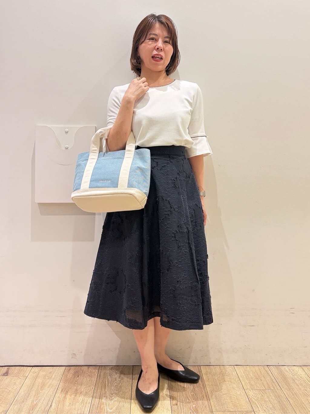 YUKOさんの「index｜【接触冷感／UVケア】フレアスリーブバイカラートップス《洗濯機OK》」を使ったコーディネート