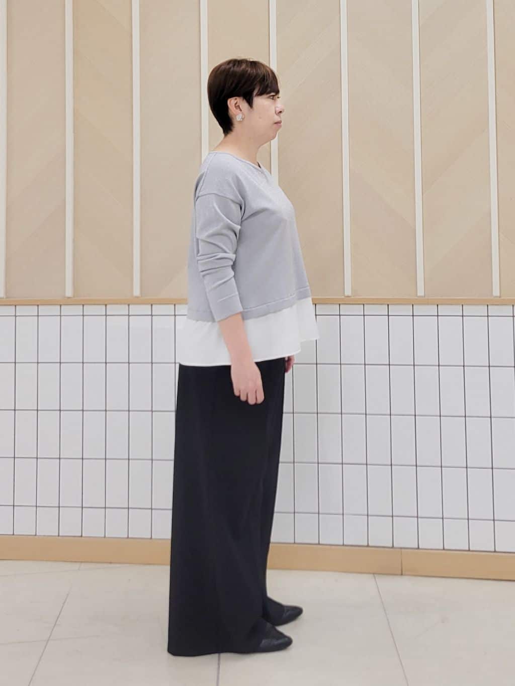 tomoさんの「COUP DE CHANCE｜【洗える】レイヤード風デザイントップス」を使ったコーディネート