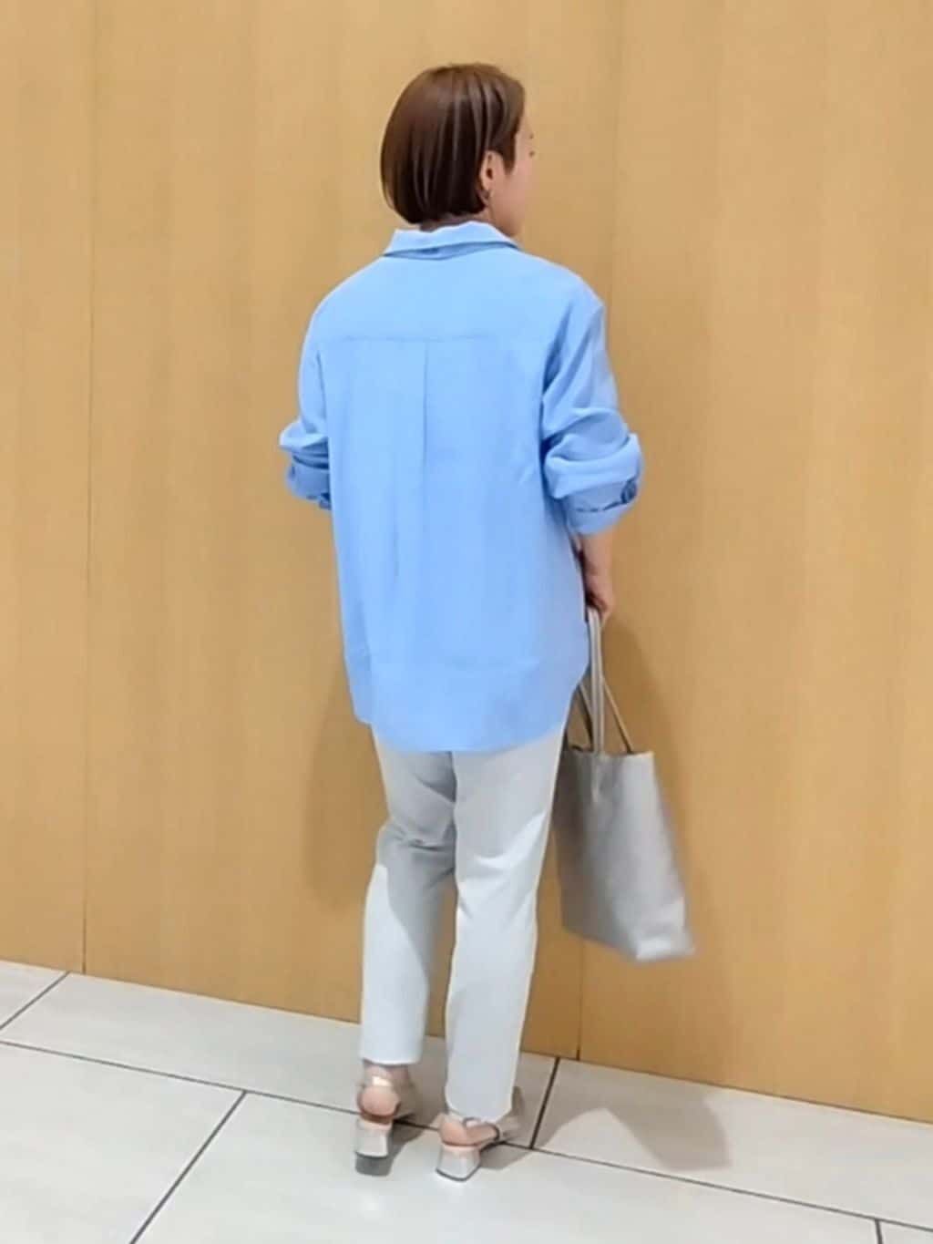 s u g iさんの「UNTITLED｜【接触冷感/洗える/後ろウエストゴム】オックステーパードパンツ」を使ったコーディネート