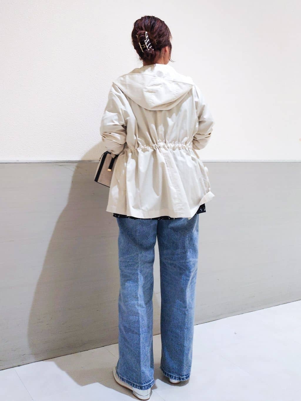 maruさんの「THE SHOP TK｜【ウエスト調節可能ですっきり見え】フーデットブルゾン/洗える」を使ったコーディネート