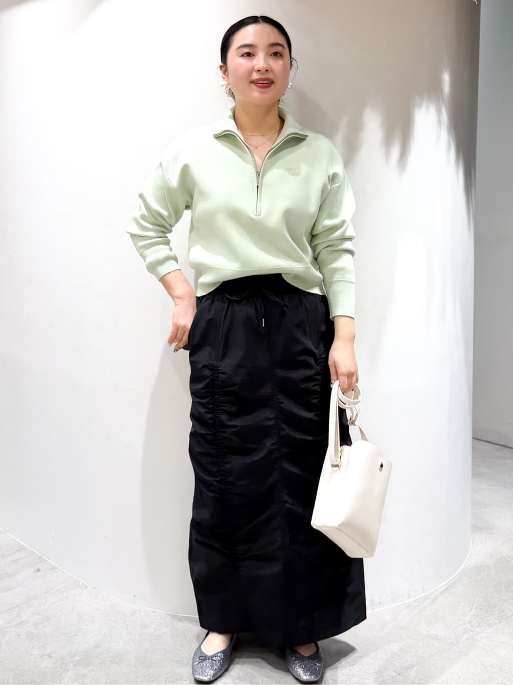 かりんさんの「OPAQUE.CLIP｜ハーフZIP刺繍ロゴニット【洗濯機OK】」を使ったコーディネート