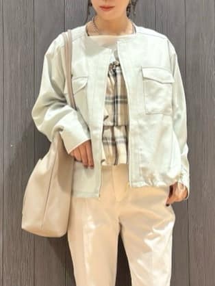 meiさんの「SHOO･LA･RUE｜【S-LL】サッと羽織れてきれい見え　フラップポケット ノーカラーブルゾン」を使ったコーディネート