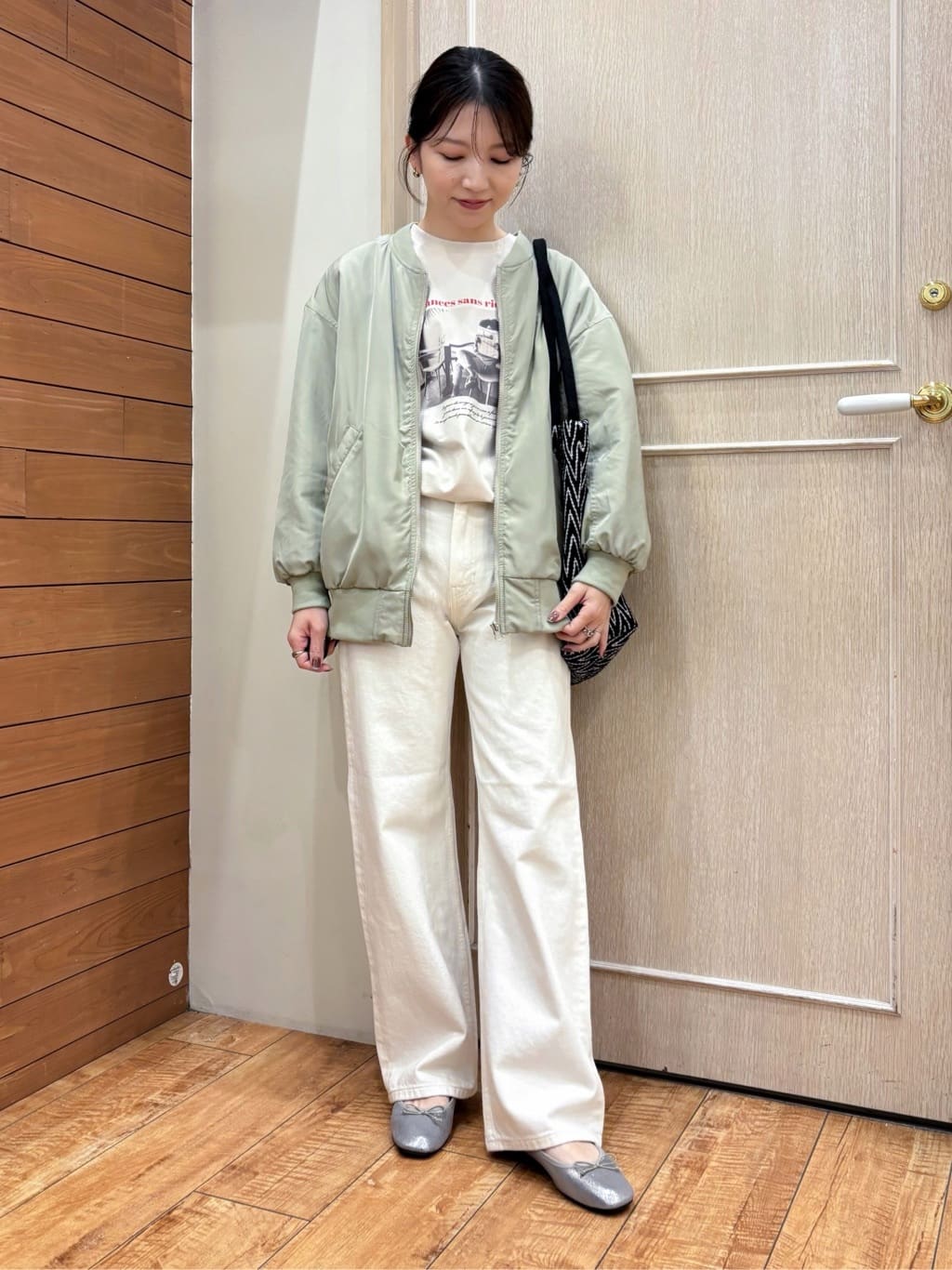 なみさんの「SHOO･LA･RUE｜【S-LL】大人も取り入れやすい BIGシルエット MA－1ブルゾン」を使ったコーディネート
