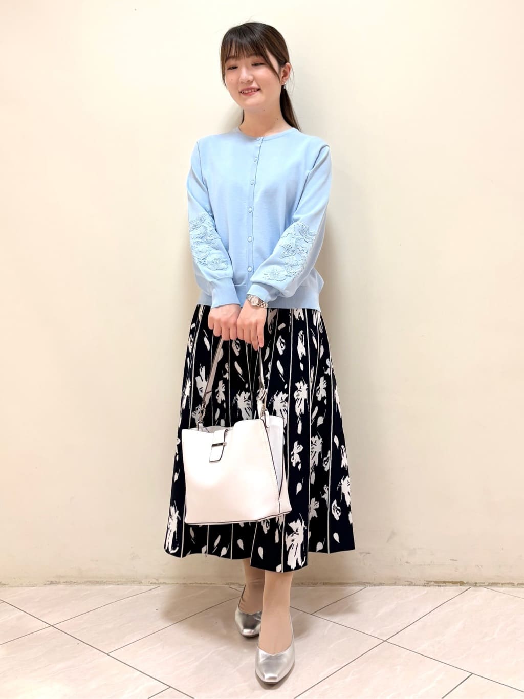 mikiさんの「Reflect｜レースデザインスリーブカーディガン」を使ったコーディネート