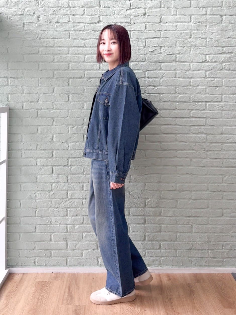 𝐜𝐡𝐢𝐤𝐚さんの「SHOO･LA･RUE｜【SHOO・LA・RUE DENIM】羽織るだけでこなれる　オーバーサイズデニムジャケット」を使ったコーディネート
