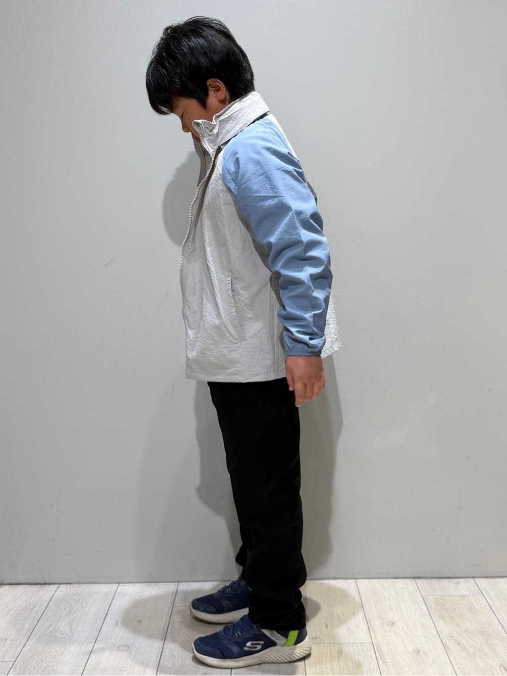 kuboさんの「THE SHOP TK｜【110－160】配色ナイロンブルゾン」を使ったコーディネート