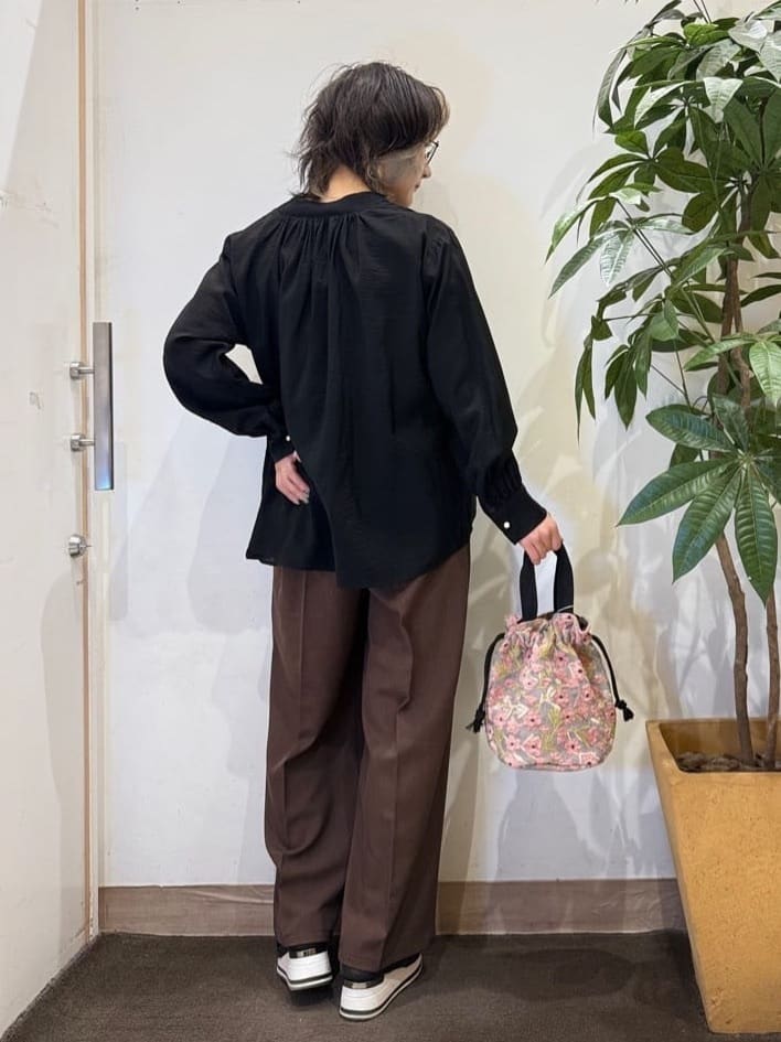 misakiさんの「SHOO･LA･RUE｜【前後2WAY/洗濯機可/S-LL】スクエアネックで小顔効果 ランダムテレコタンクトップ」を使ったコーディネート
