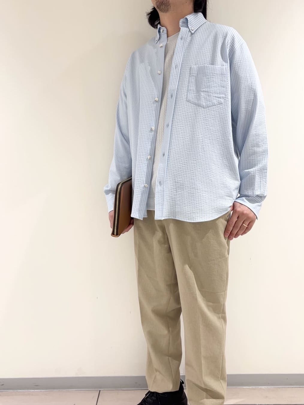 及川さんの「TAKEO KIKUCHI｜千鳥柄 ストレッチ プルオーバー」を使ったコーディネート