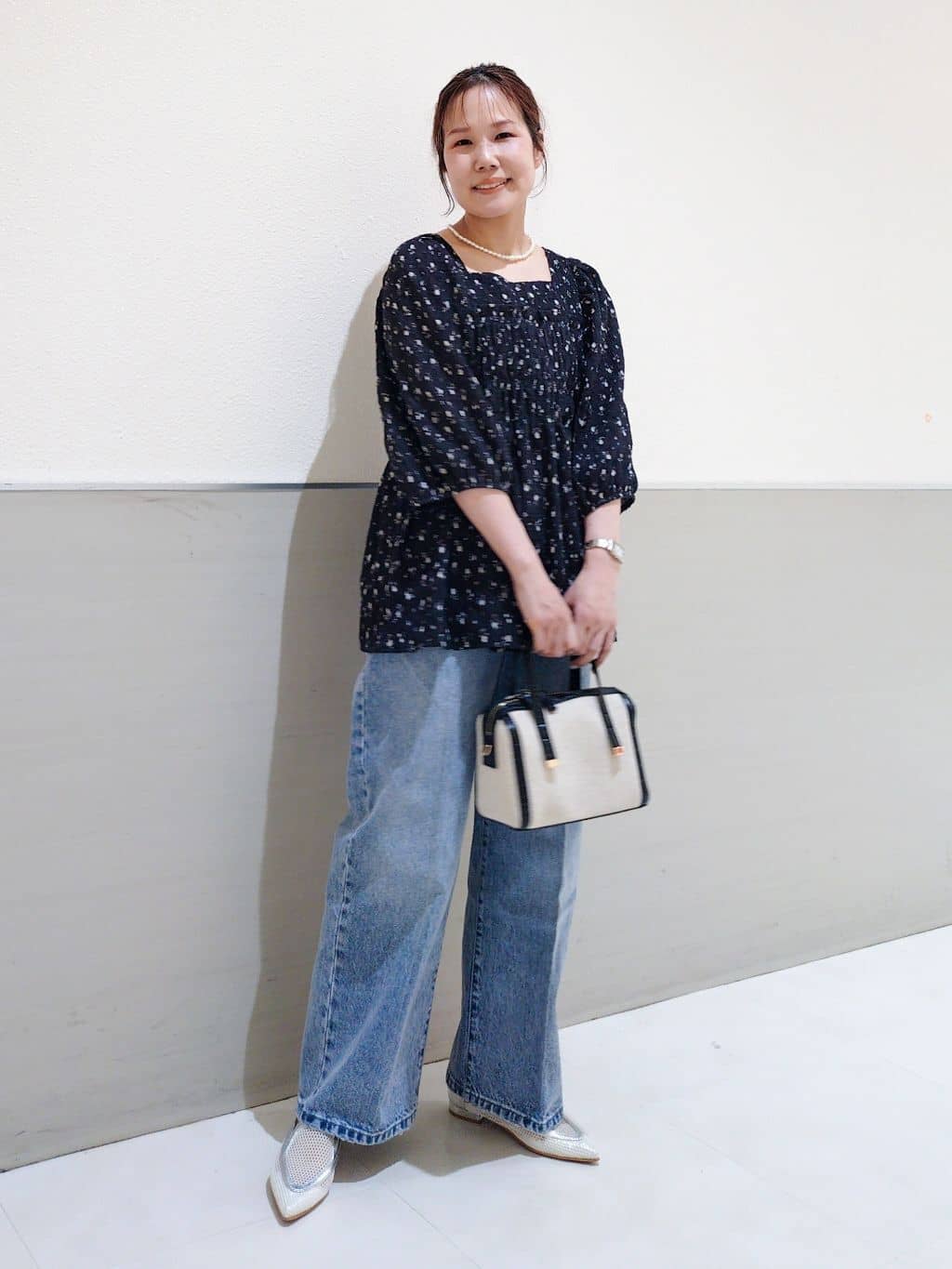 maruさんの「THE SHOP TK｜【ウエスト調節可能ですっきり見え】フーデットブルゾン/洗える」を使ったコーディネート
