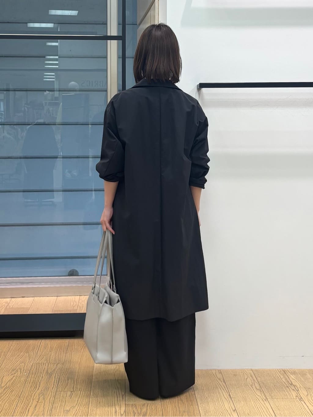 asamiさんの「INDIVI｜【接触冷感／洗える／2WAY】ドロスト付 シアーシャンブレーシャツ」を使ったコーディネート