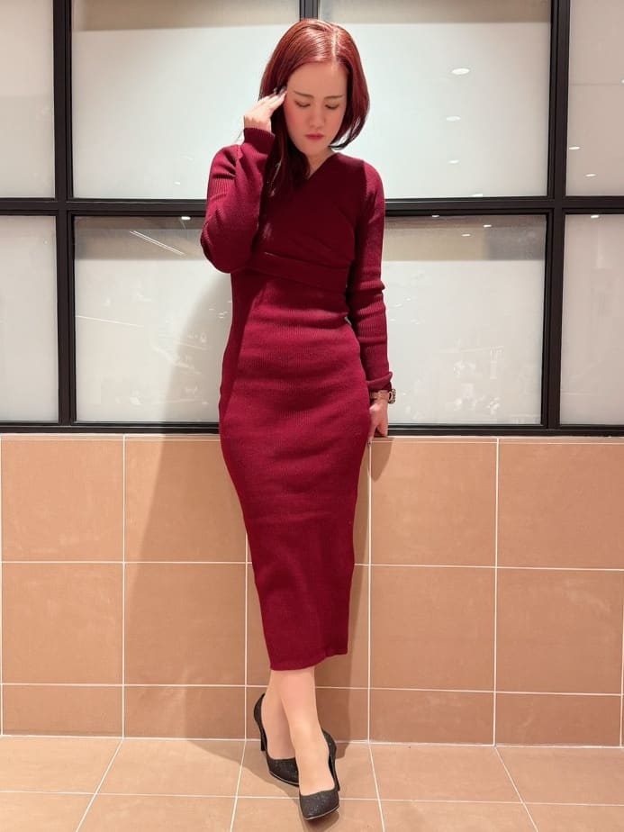 すみれさんの「ESPERANZA｜【12時間パンプス】約8.5cm／ラメ素材　歩きやすくて疲れにくい」を使ったコーディネート