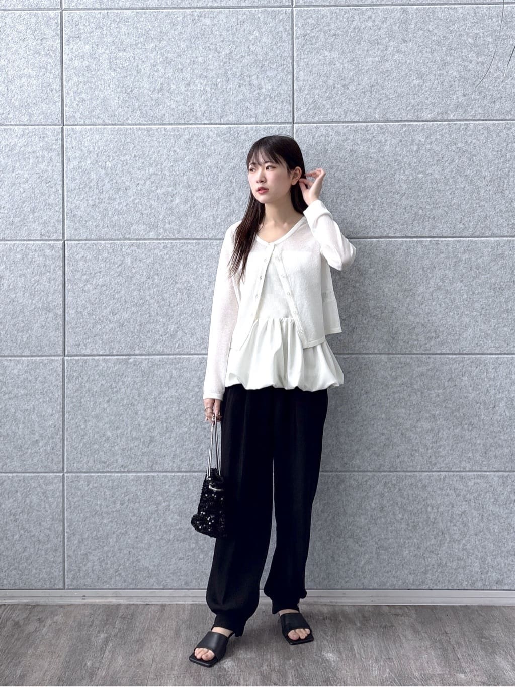 Renoさんの「INDIVI｜ビスチェシアーアンサンブル」を使ったコーディネート
