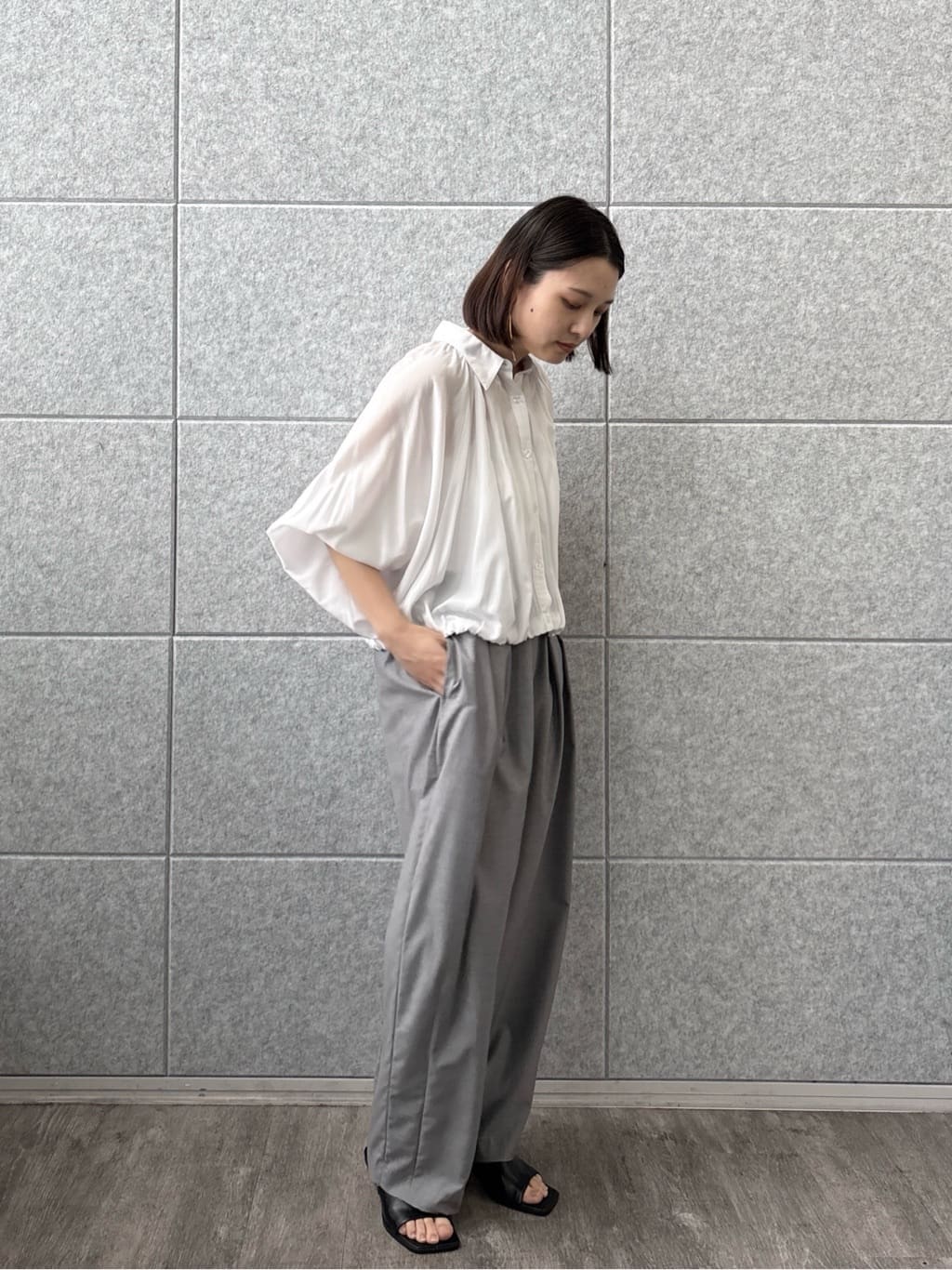ayanoさんの「INDIVI｜バルーンシアーブラウス【接触冷感】」を使ったコーディネート