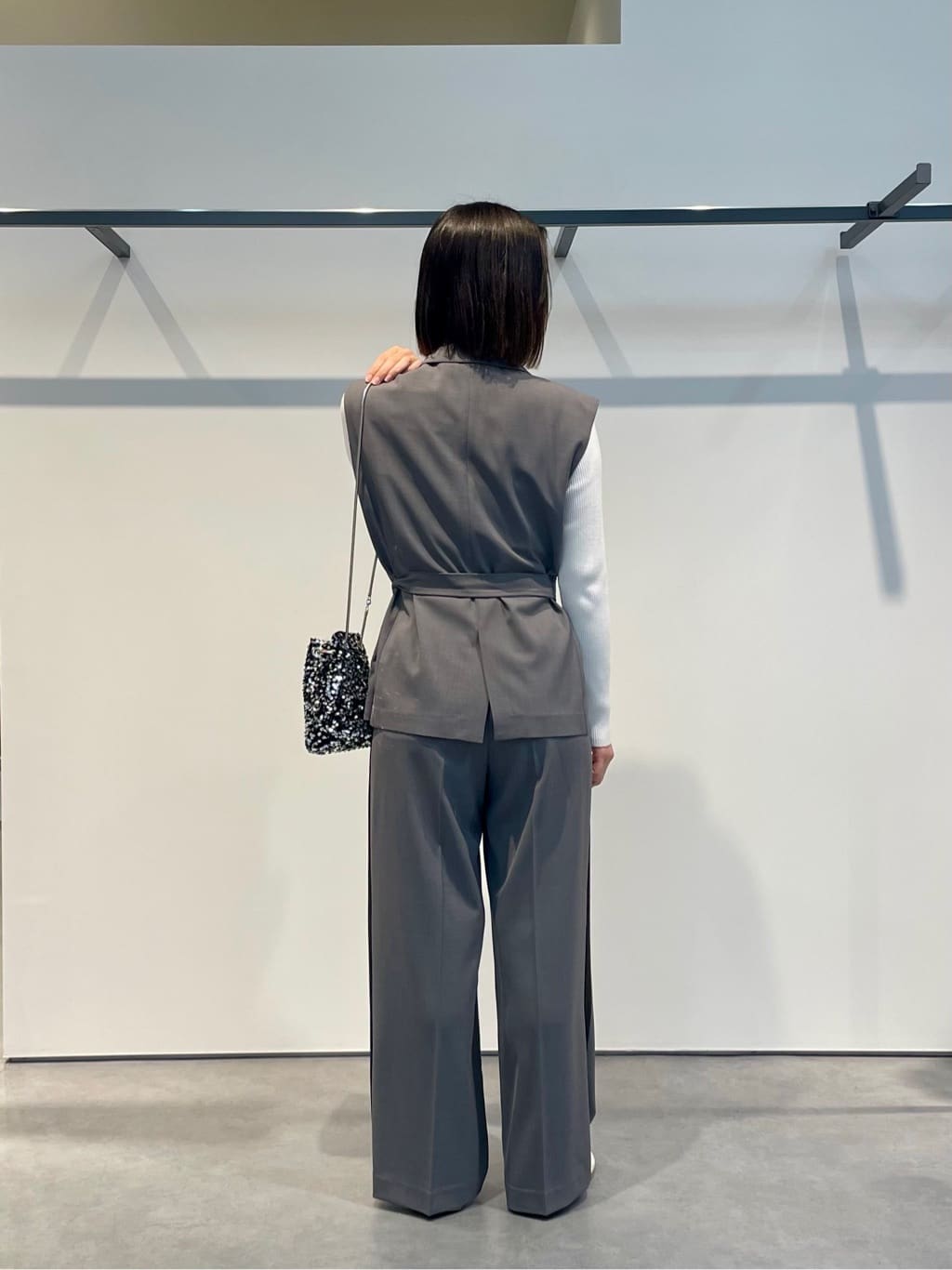 amiさんの「INDIVI｜Comfy SET UP｜ベルテッドジレ【セットアップ対応／通勤／カセット服／接触冷感／UVカット】」を使ったコーディネート