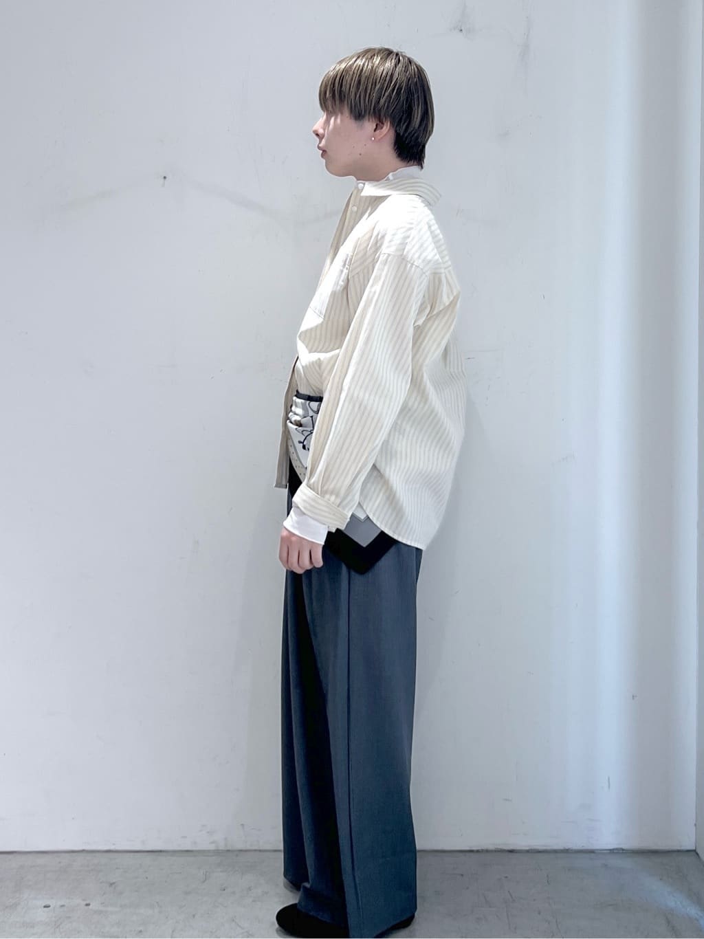 JINさんの「OPAQUE.CLIP｜レギュラーカラーシャツ／ストライプアソート【洗濯機OK】」を使ったコーディネート