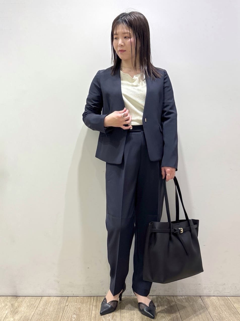 mameさんの「index｜ヴィンテージクロスノーカラーロングコート【洗濯機OK／ストレッチ／イージーアイロン】」を使ったコーディネート