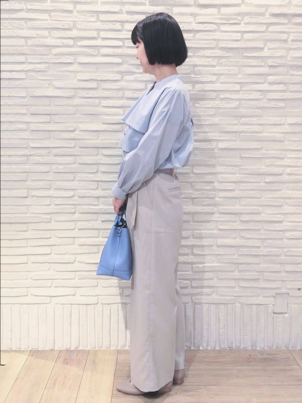 せとなさんの「index｜フリルキーネックシャツ【洗濯機OK／イージーアイロン／防シワ】《XS～LL／7col》」を使ったコーディネート