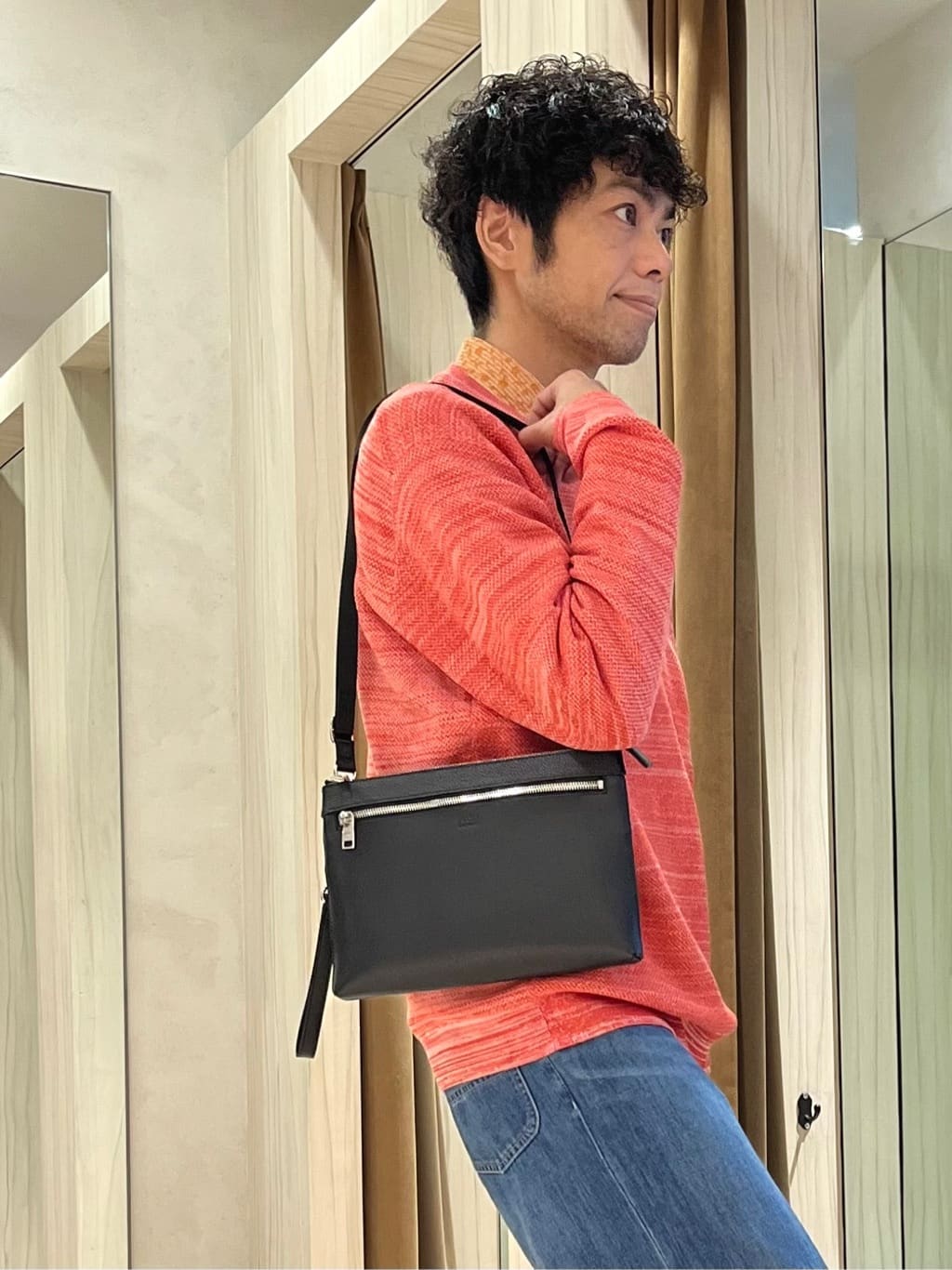 URAさんの「TAKEO KIKUCHI｜【洗える】カラースプリングニット」を使ったコーディネート