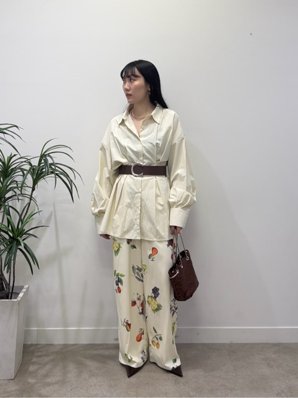 rinaさんの「INDIVI｜【一部店舗限定】フルーツプリントパンツ」を使ったコーディネート